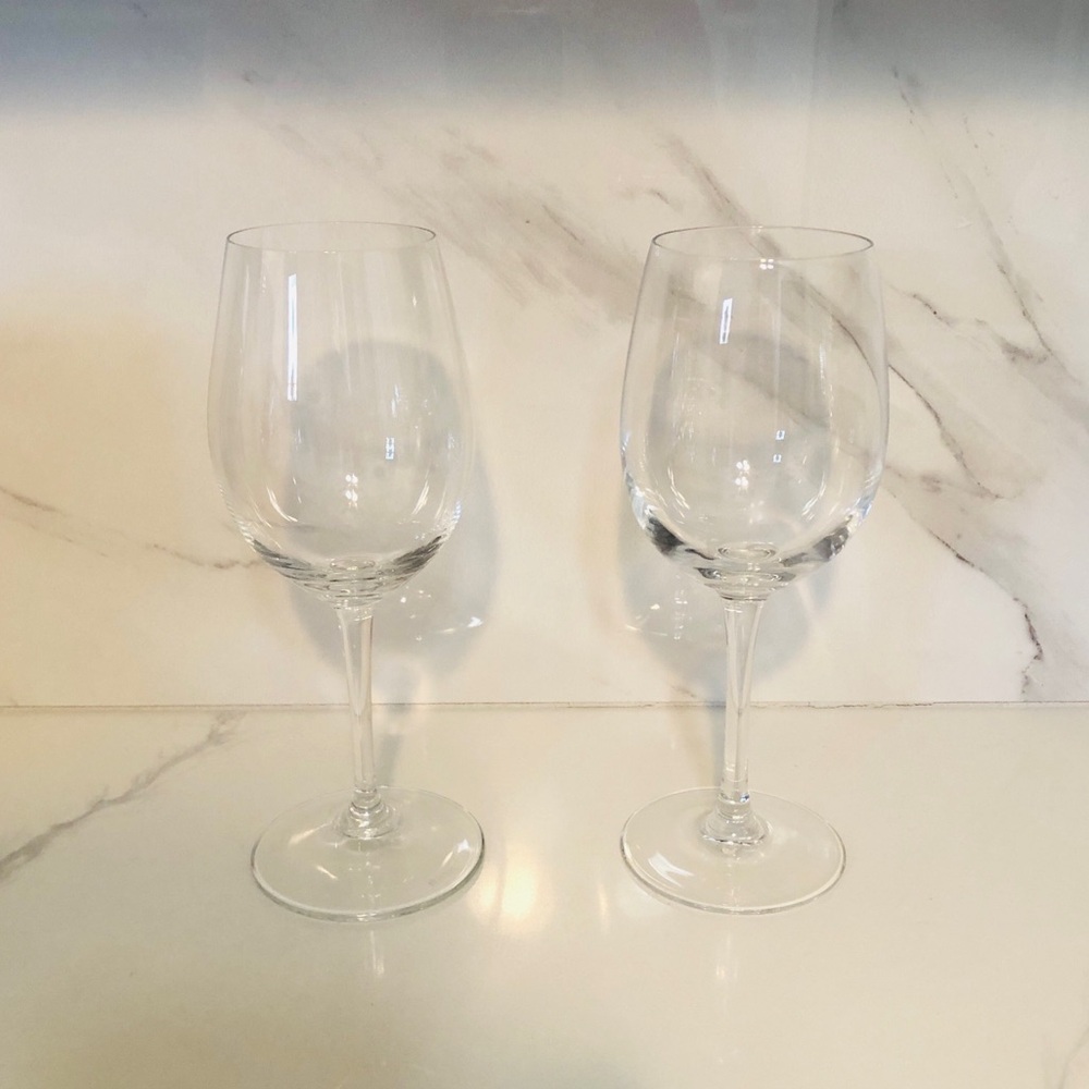 (2) Elegant Clear Wine Glass Set - slightly miss matched sizes